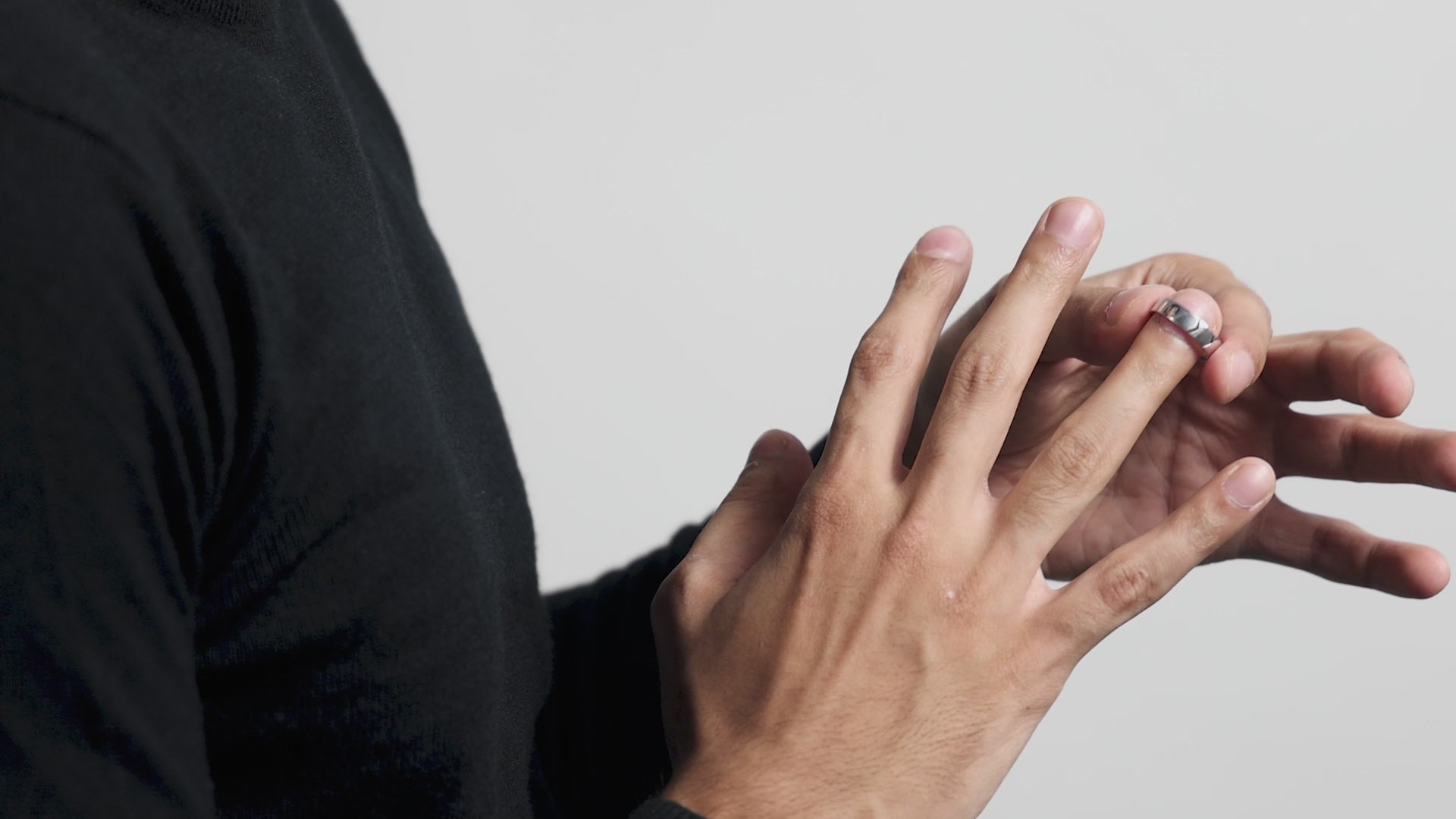 Arrow Band Silver Ring