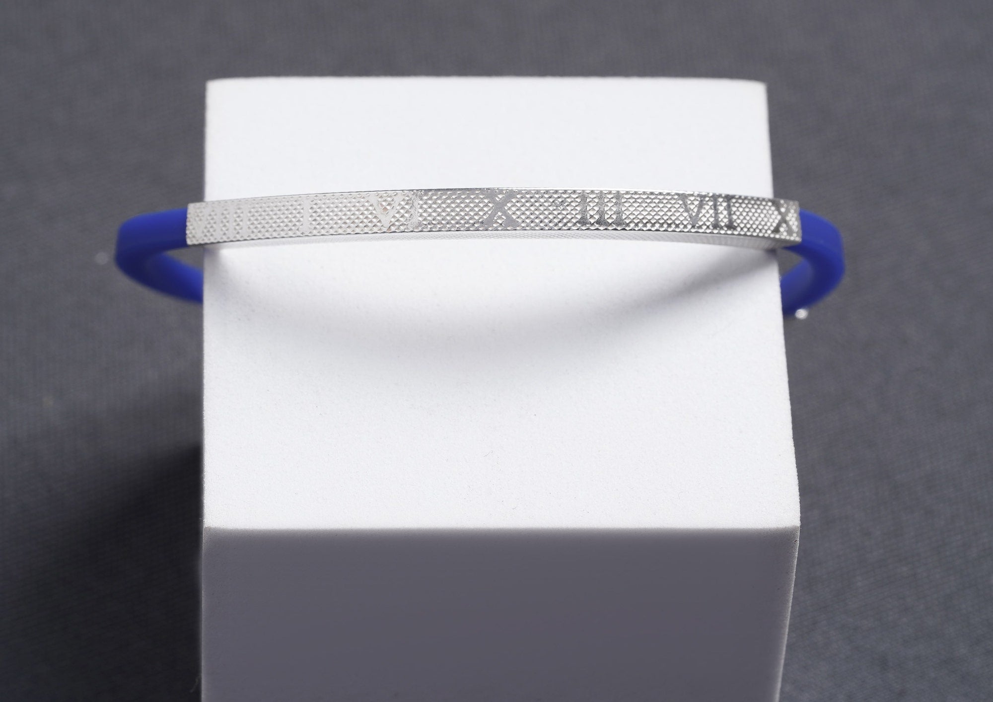 Zip Bracelet in silver | Off-White™ Official PA